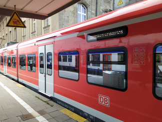 S7: Zug der Baureihe 424